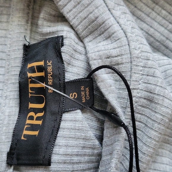 Truth by Republic Puff Sleeve Top - Picture 5 of 5